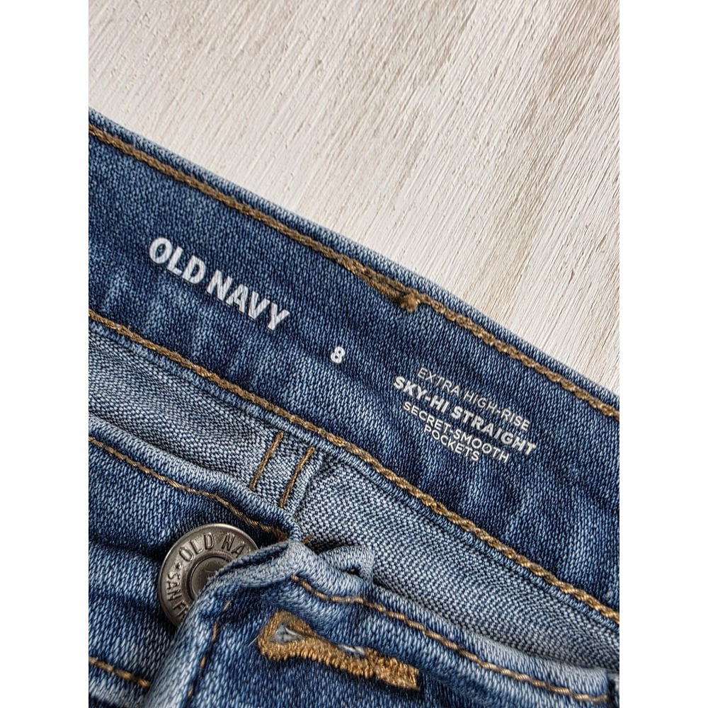 Old Navy Extra High-Rise Sky-Hi Straight Button Fly Jeans Medium Wash Size 8